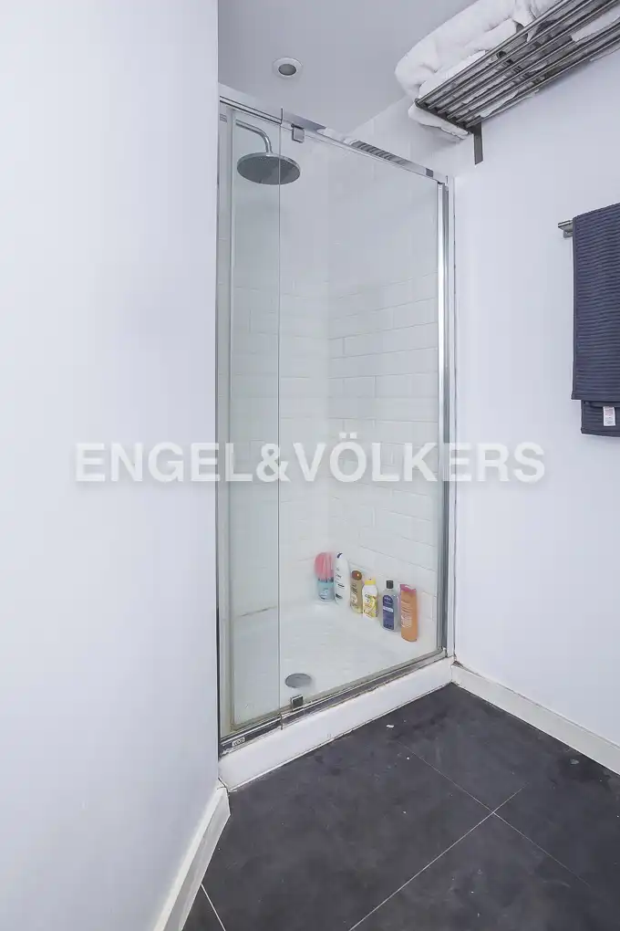 Bathroom of Flat for rent in Madrid  with Heating, Parquet flooring and Furnished