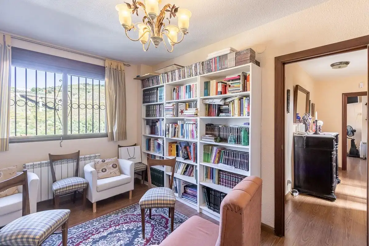 Sala d'estar de Casa o xalet en venda en Pinos Genil amb Aire condicionat, Calefacció i Jardí privat