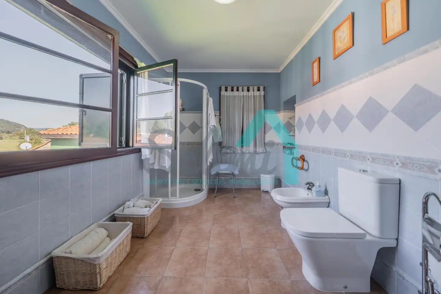 Bathroom of Houses for sale in Pravia  with Heating, Private garden and Parquet flooring