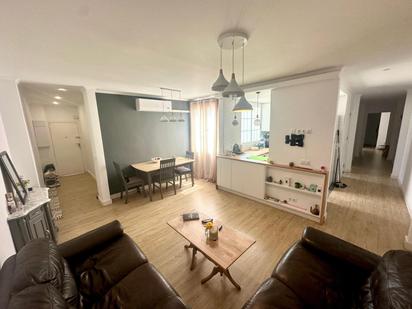 Sala d'estar de Apartament en venda en Alicante / Alacant amb Aire condicionat i Calefacció