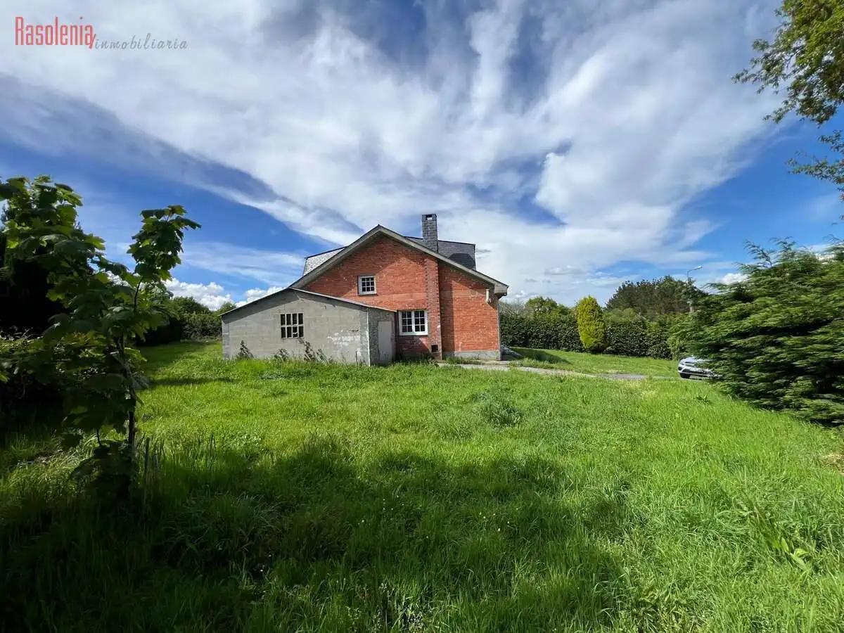 Houses for sale in Outeiro de Rei  with Heating and Storage room