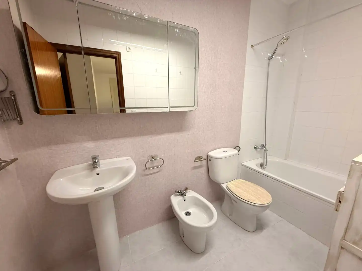 Terraced house with terrace to rent in Calle Pintor Saura Pacheco, imagen 10