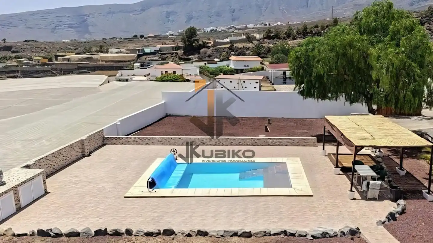 Exterior view of Houses for sale in Arafo  with Air Conditioner, Private garden and Terrace