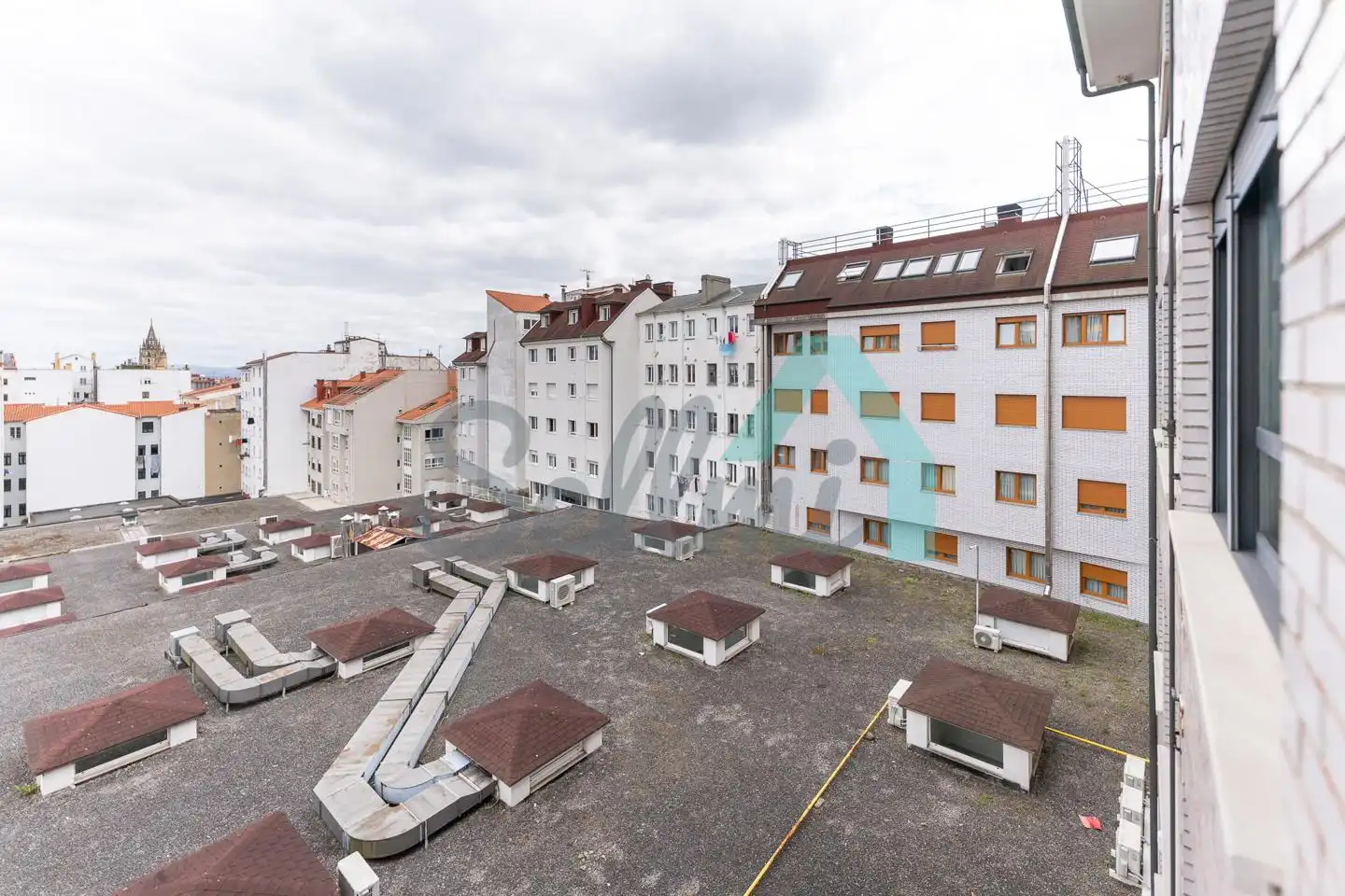 Vista exterior de Pis de lloguer en Oviedo  amb Calefacció, Parquet i Moblat