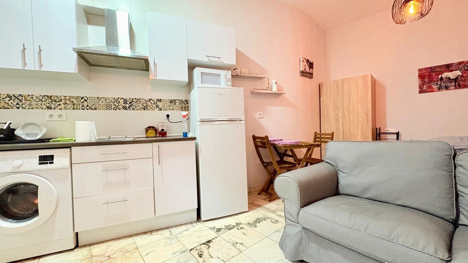 Kitchen of Study for sale in  Sevilla Capital  with Air Conditioner, Furnished and Washing machine