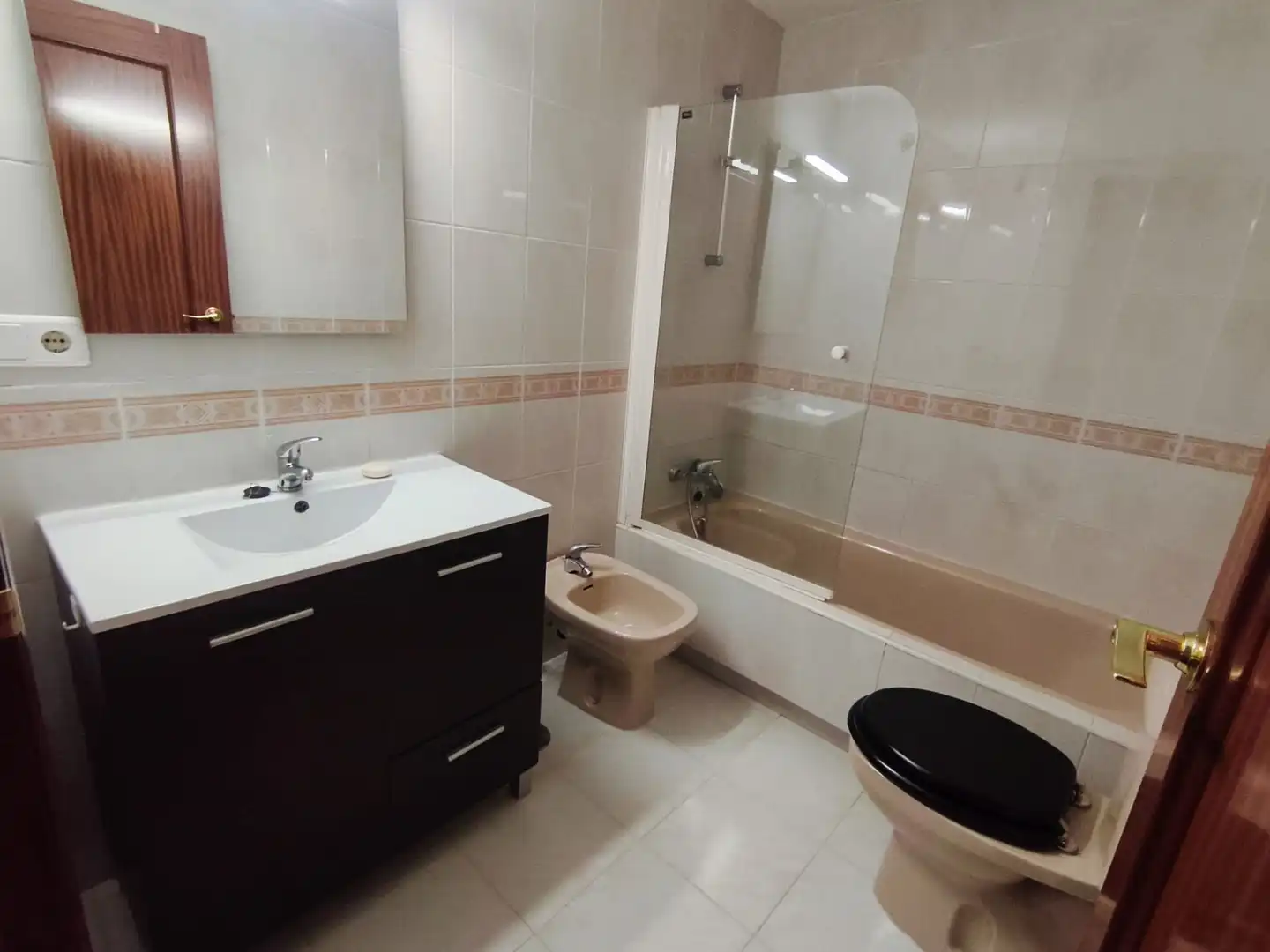 Bathroom of Flat for sale in Laguna de Duero  with Heating, Parquet flooring and Storage room