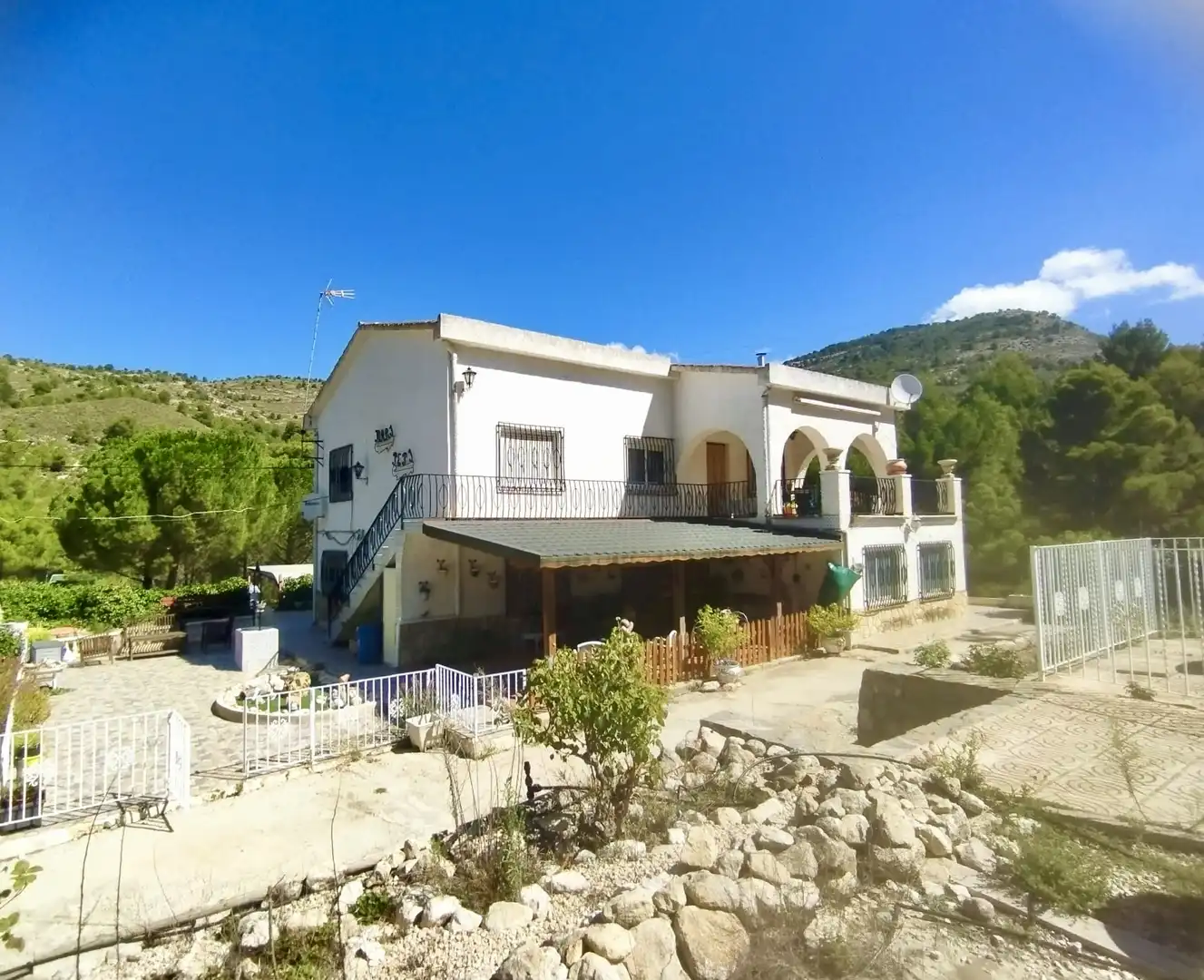 Exterior view of Houses for sale in Petrer  with Private garden and Swimming Pool