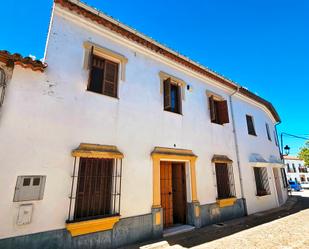 Vista exterior de Casa o xalet en venda en Castaño del Robledo amb Jardí privat i Terrassa