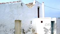 Vista exterior de Casa o xalet en venda en Vinaròs amb Jardí privat i Terrassa