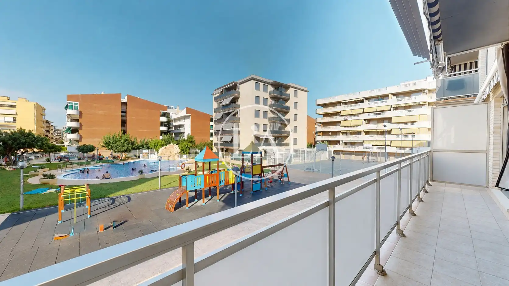 Mini appartamento con piscina in vendita a Carrer d'Amadeu Vives 10, imagen 11