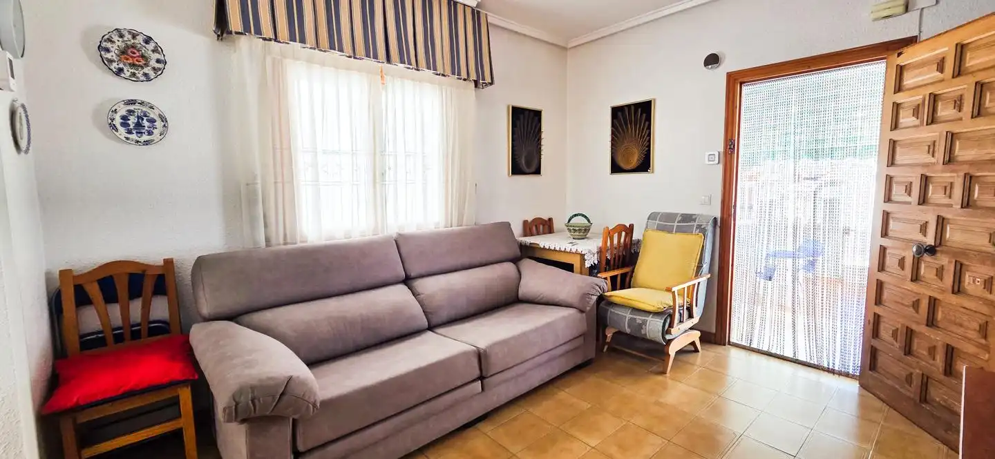 Wohnzimmer von Einfamilien-Reihenhaus zur Miete in Santa Pola mit Klimaanlage, Terrasse und Möbliert
