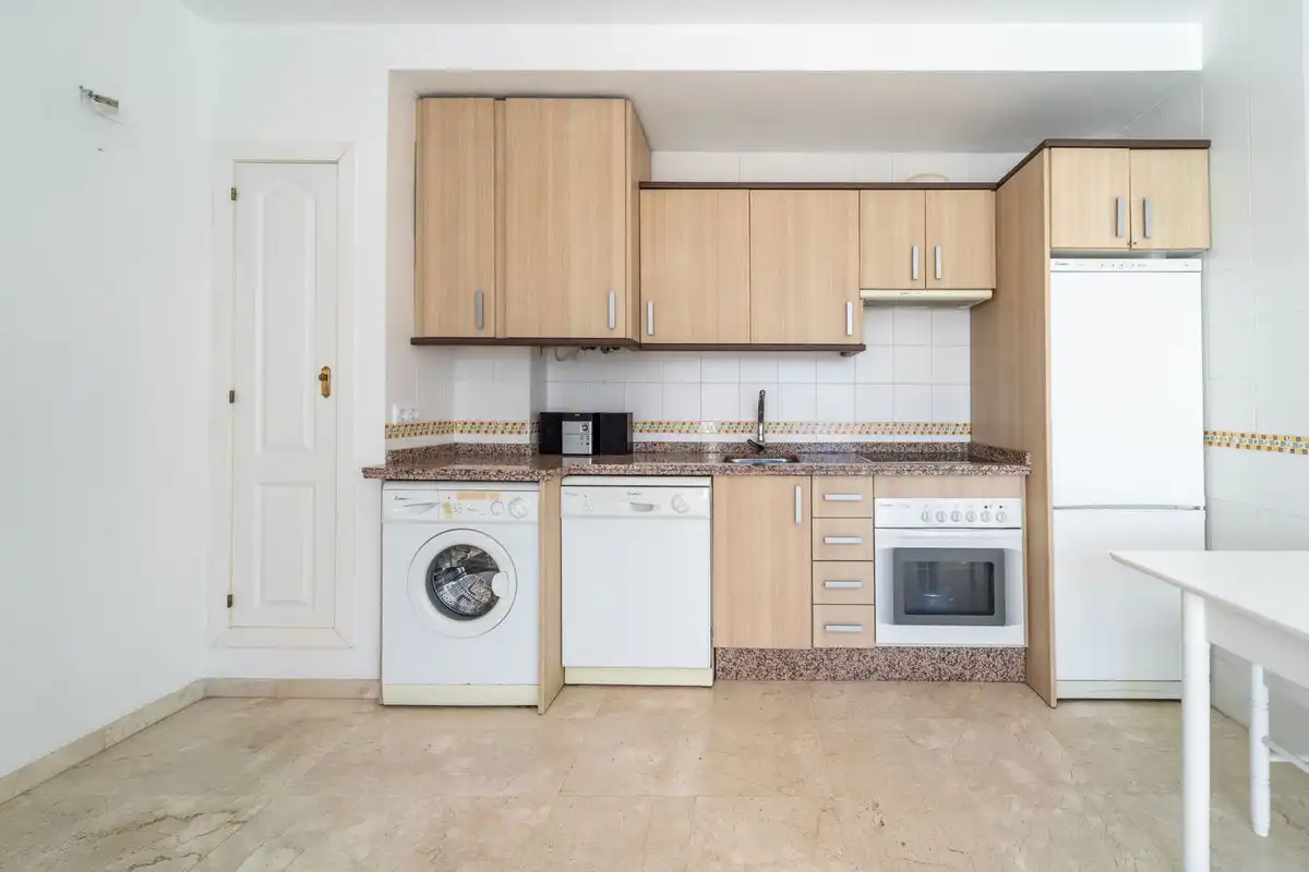 Küche von Wohnung zum Verkauf in Benalmádena mit Klimaanlage und Gemeinschaftspool