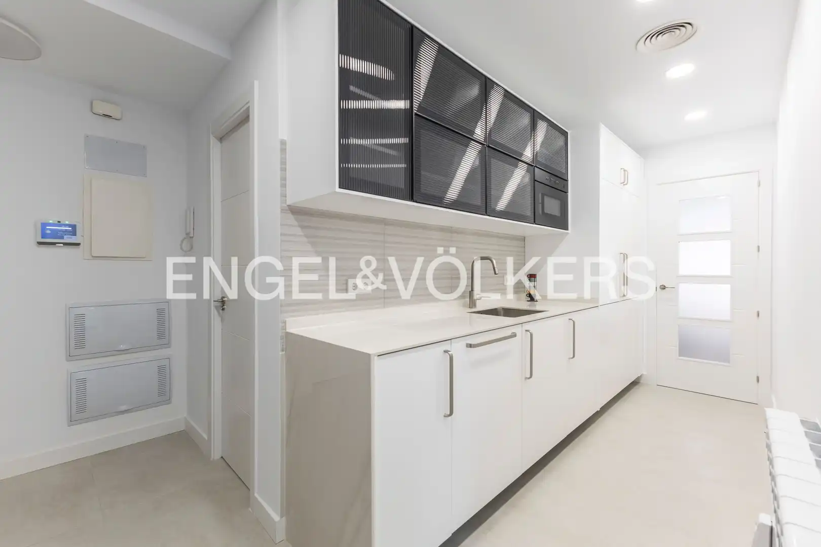 Kitchen of Flat for sale in Madrid  with Air Conditioner, Heating and Terrace