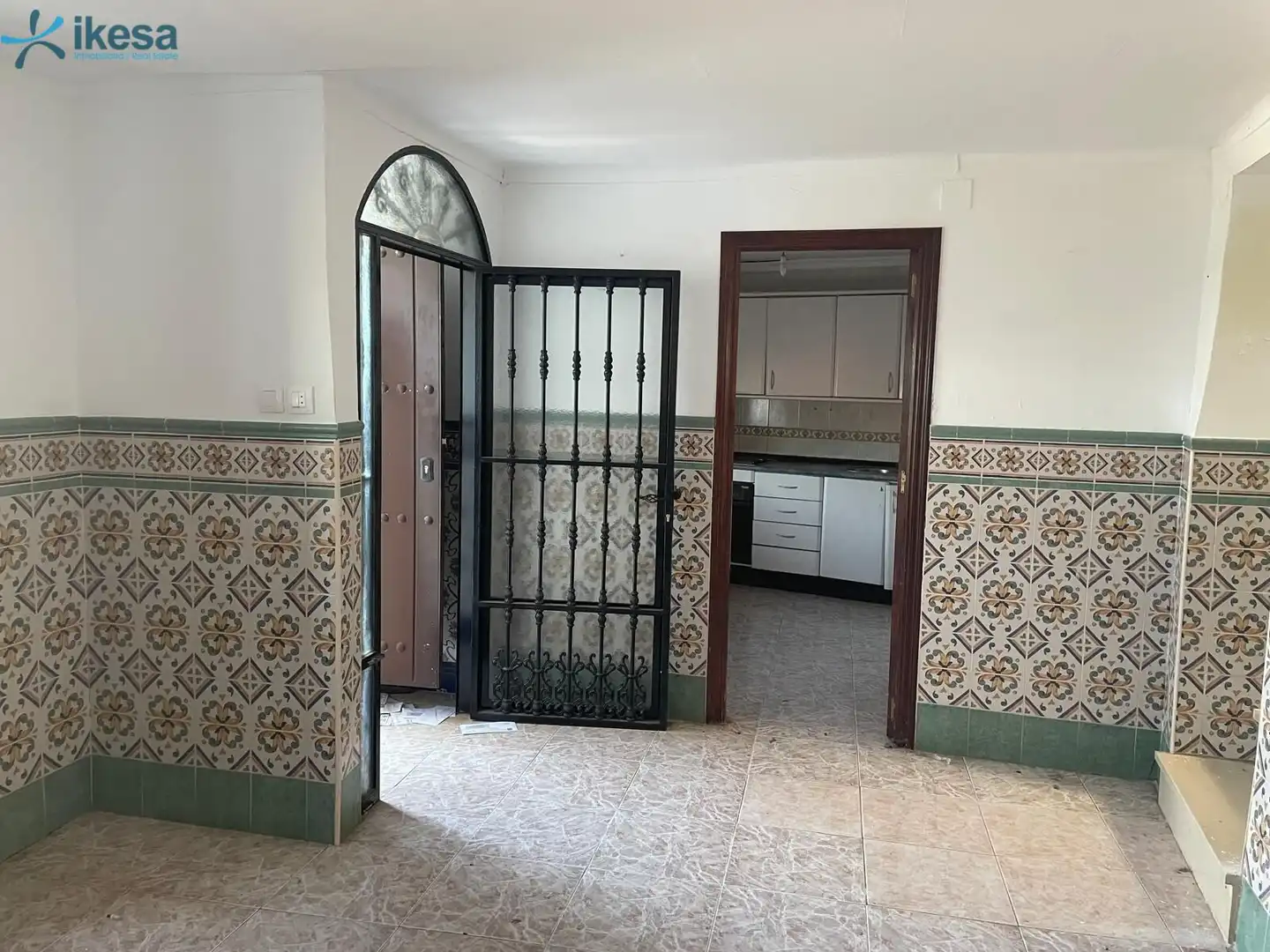 Casa adosada en venta en Constantina