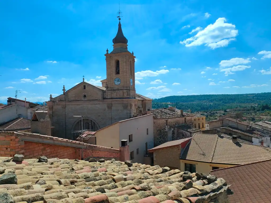 Vista exterior de Finca rústica en venda en Valjunquera amb Calefacció, Terrassa i Moblat