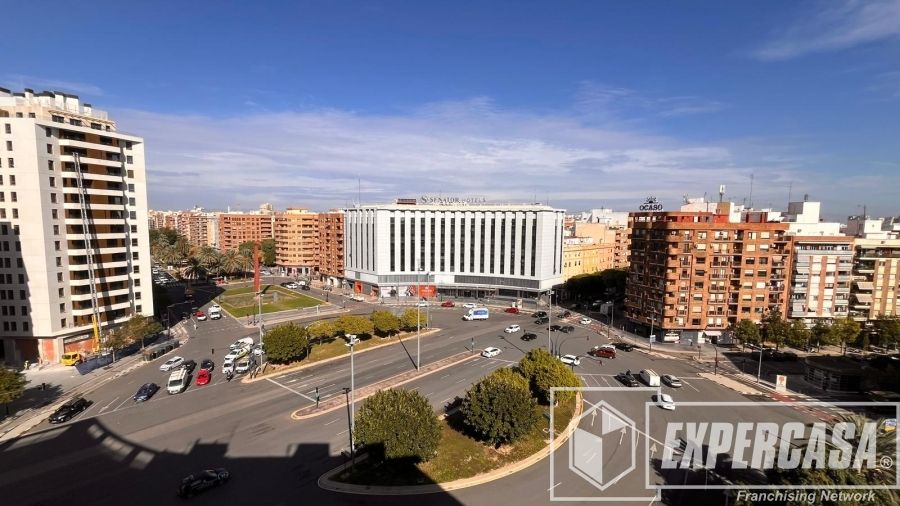 Vista exterior de Pis en venda en  Valencia Capital amb Aire condicionat i Calefacció