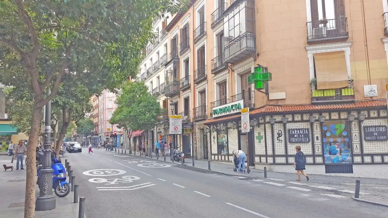 Vista exterior de Ático de alquiler en Madrid con Aire acondicionado, Calefacción y Amueblado