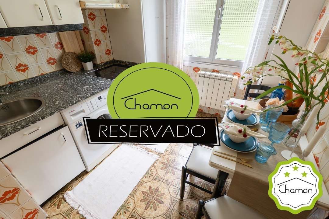Cuina de Pis en venda en Bilbao  amb Calefacció, Jardí privat i Moblat