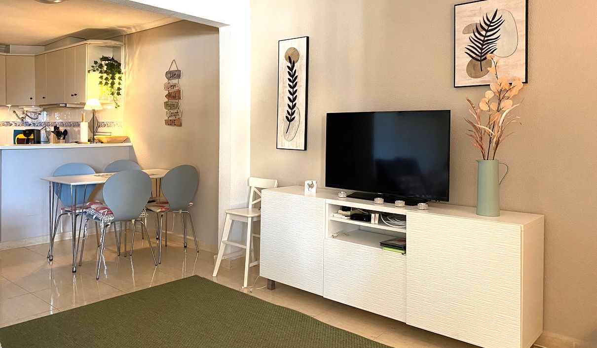 Sala d'estar de Planta baixa en venda en Santa Pola amb Aire condicionat, Jardí privat i Terrassa