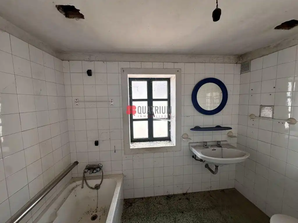 Bany de Casa o xalet en venda en Teo amb Jardí privat