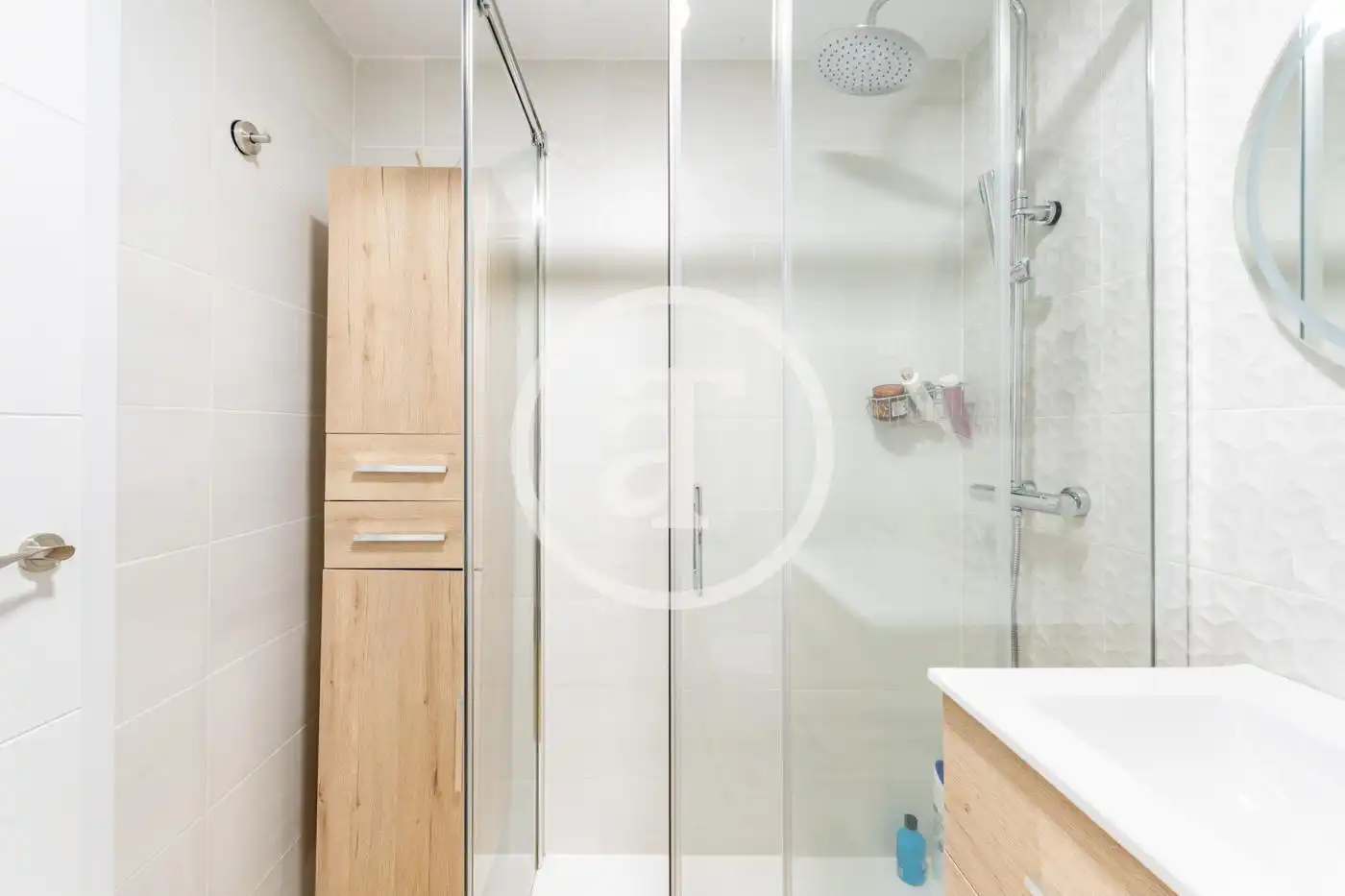 Baño de Piso de alquiler en Madrid con Aire acondicionado, Calefacción y Amueblado