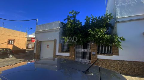 Foto 2 de Casa adosada en venta en Núcleo urbano, Chiclana de la Frontera