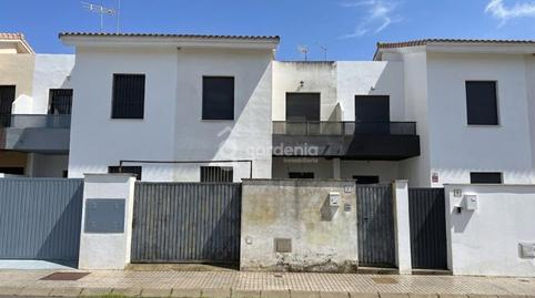 Foto 3 de Casa adosada en venda a Cronista M Garcia Fdez, Carrión de los Céspedes, Sevilla
