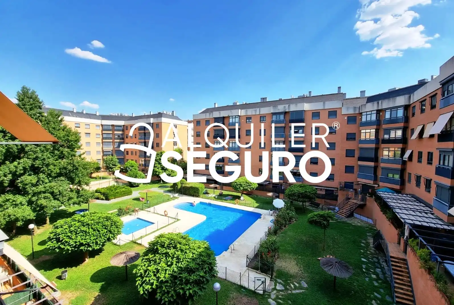 Piso con piscina en alquiler en Talgo