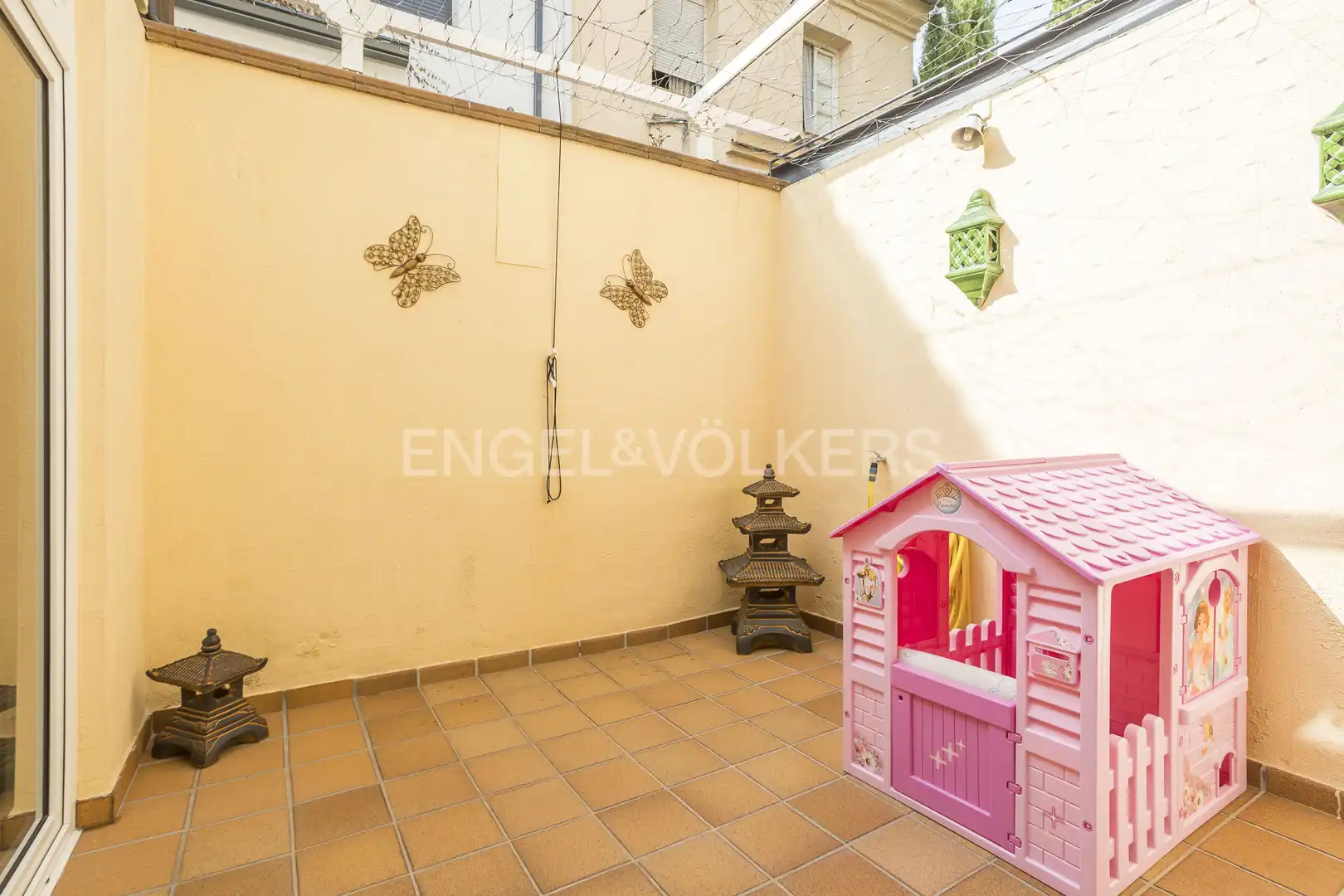 Terraza de Casa o chalet en venta en Madrid con Calefacción y Jardín privado