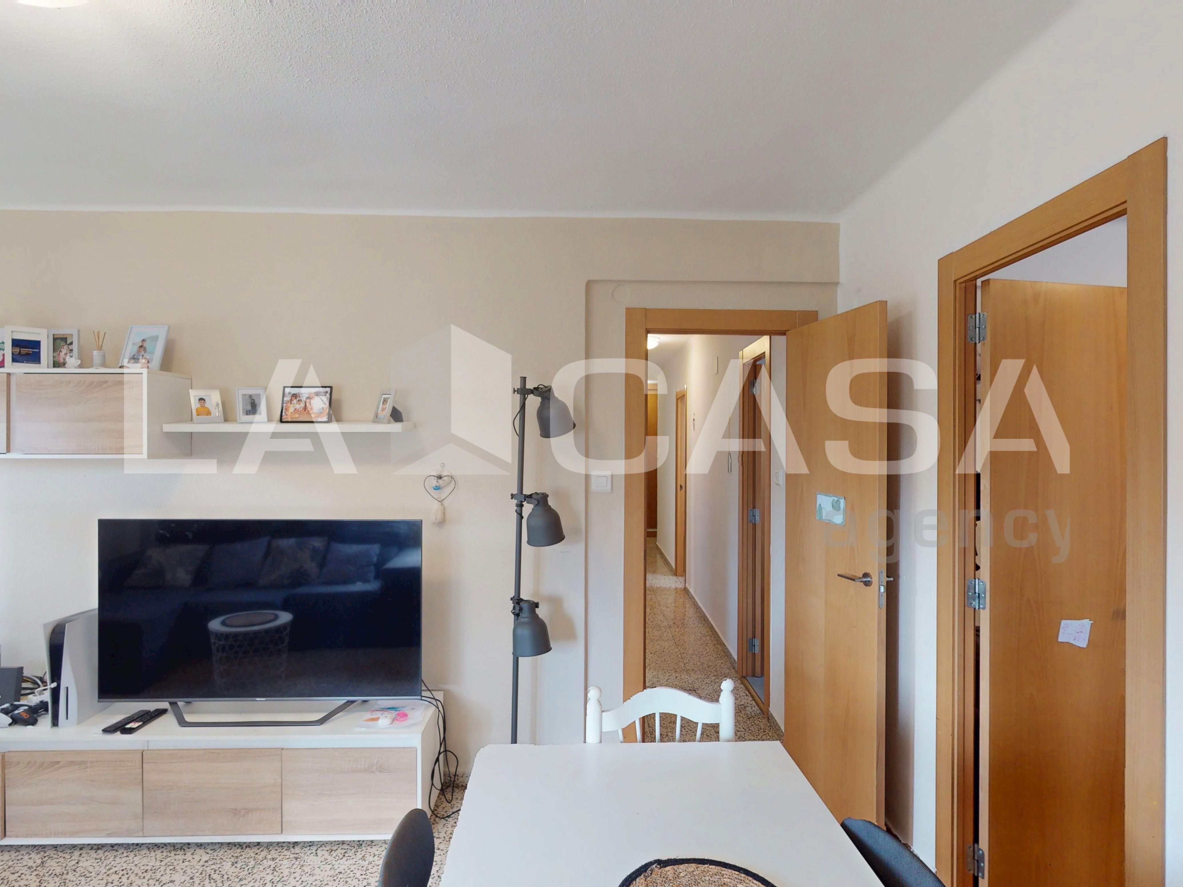 Flat for sale in  Valencia Capital  with Balcony