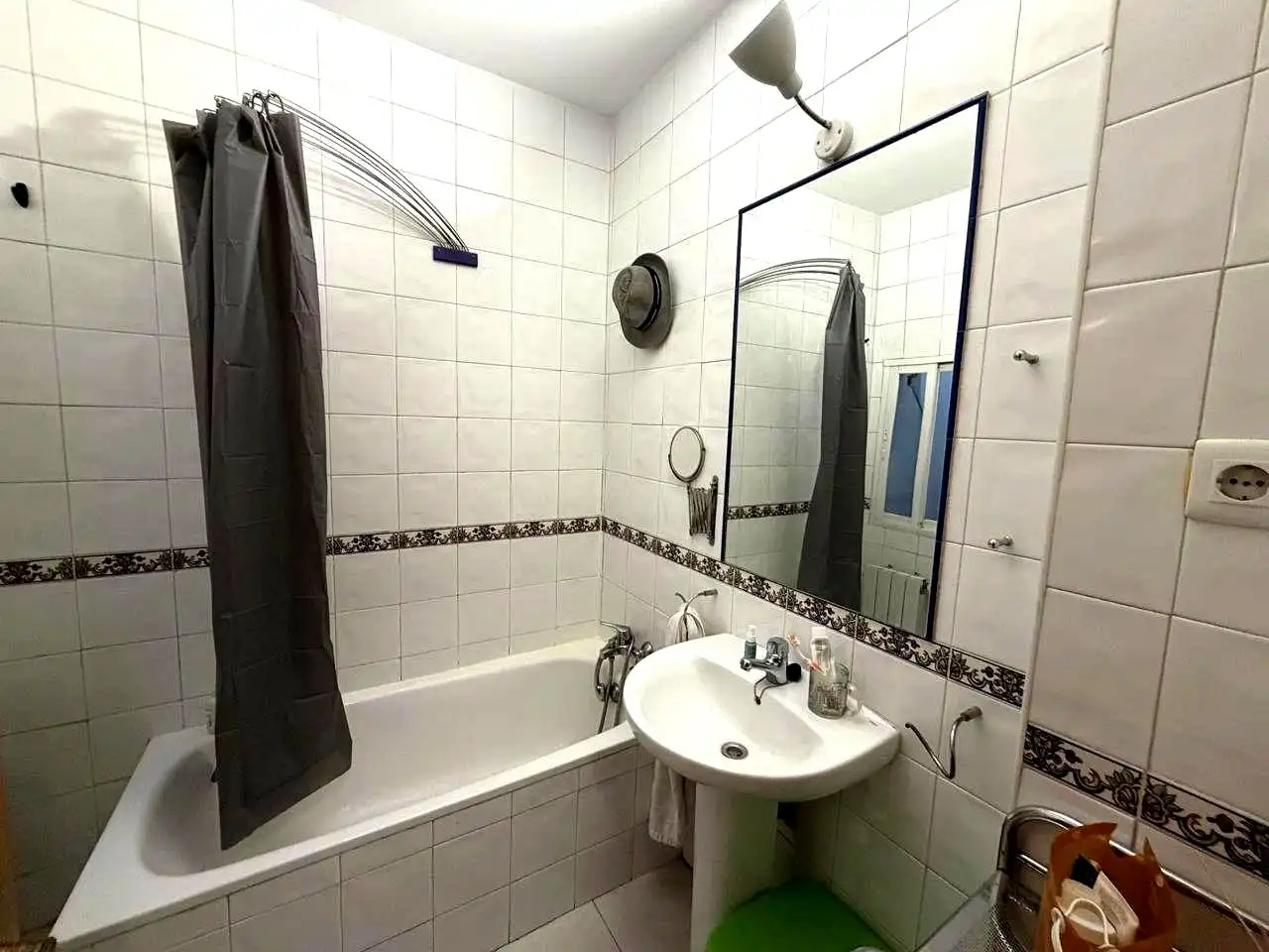 Baño de Piso de alquiler en Madrid con Aire acondicionado, Calefacción y Parquet