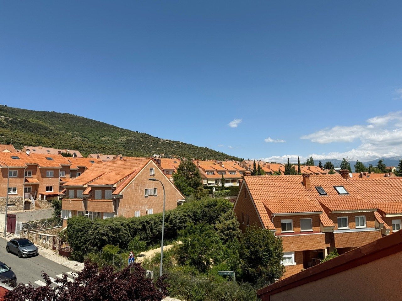 Exterior view of Single-family semi-detached for sale in San Lorenzo de El Escorial  with Heating and Furnished