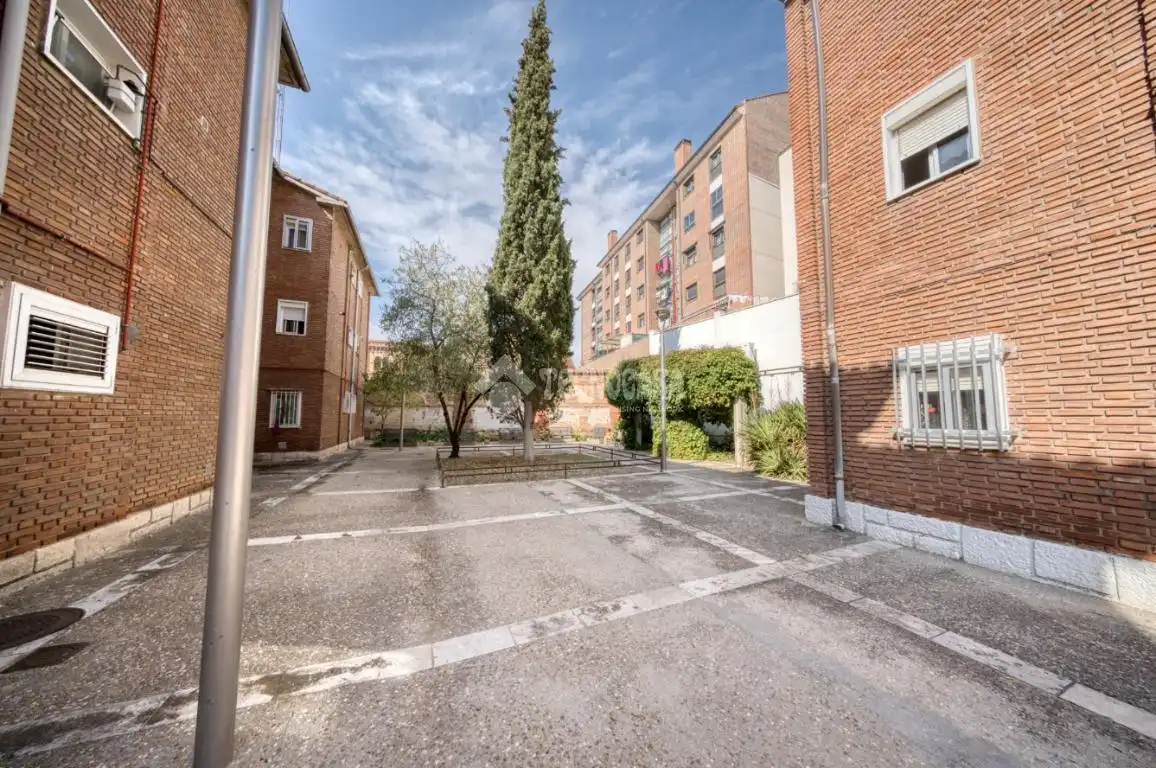 Aparcament de Pis en venda en Valladolid amb Calefacció i Balcó