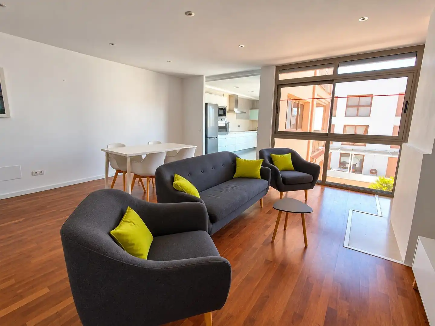 Flat with lift to rent in Carrer VIA ALEMANYA