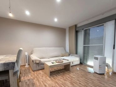 Piso con balcón en venta en Pedanías Este