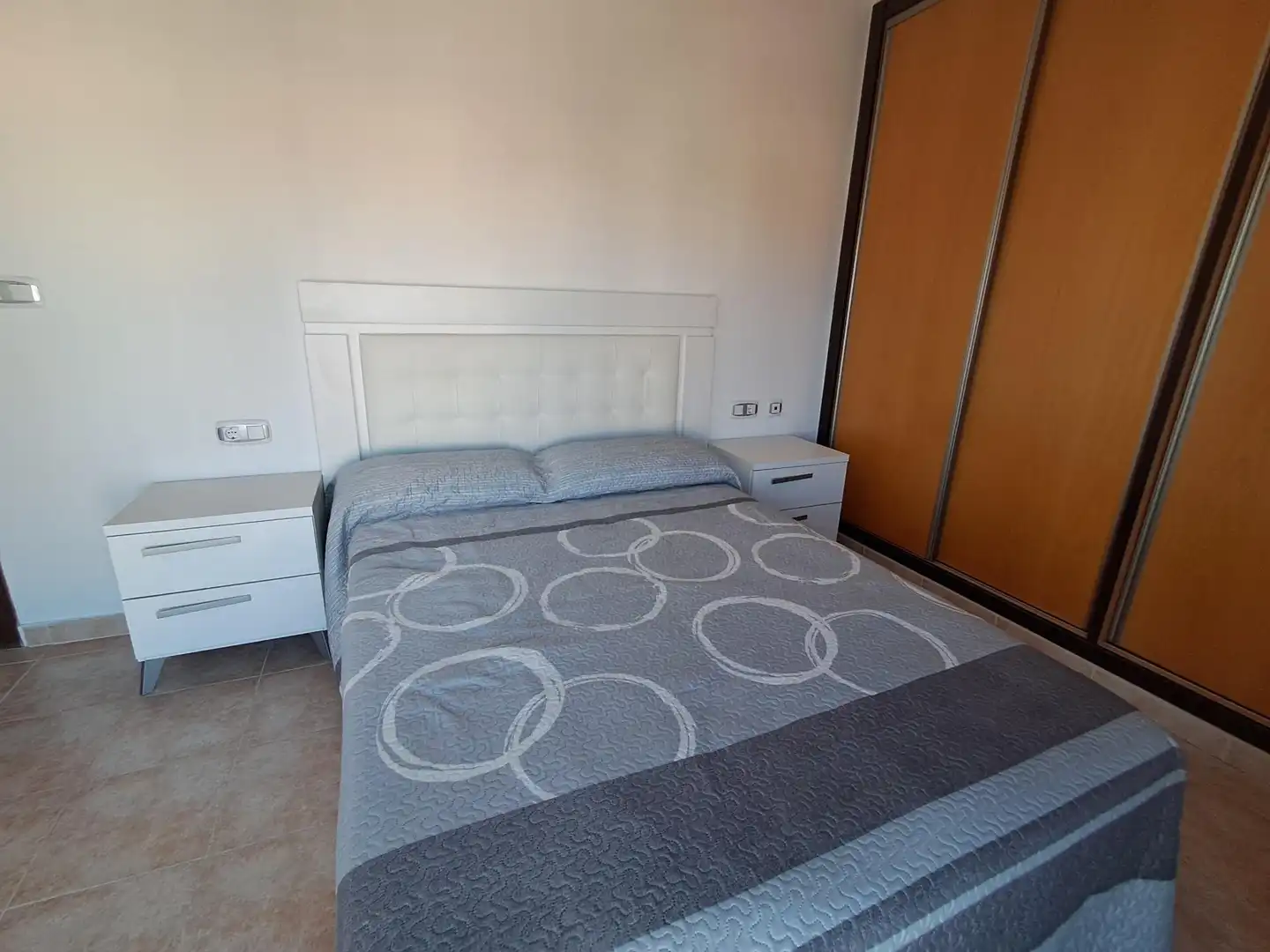 Schlafzimmer von Dachboden zum Verkauf in Águilas mit Klimaanlage, Heizung und Privatgarten