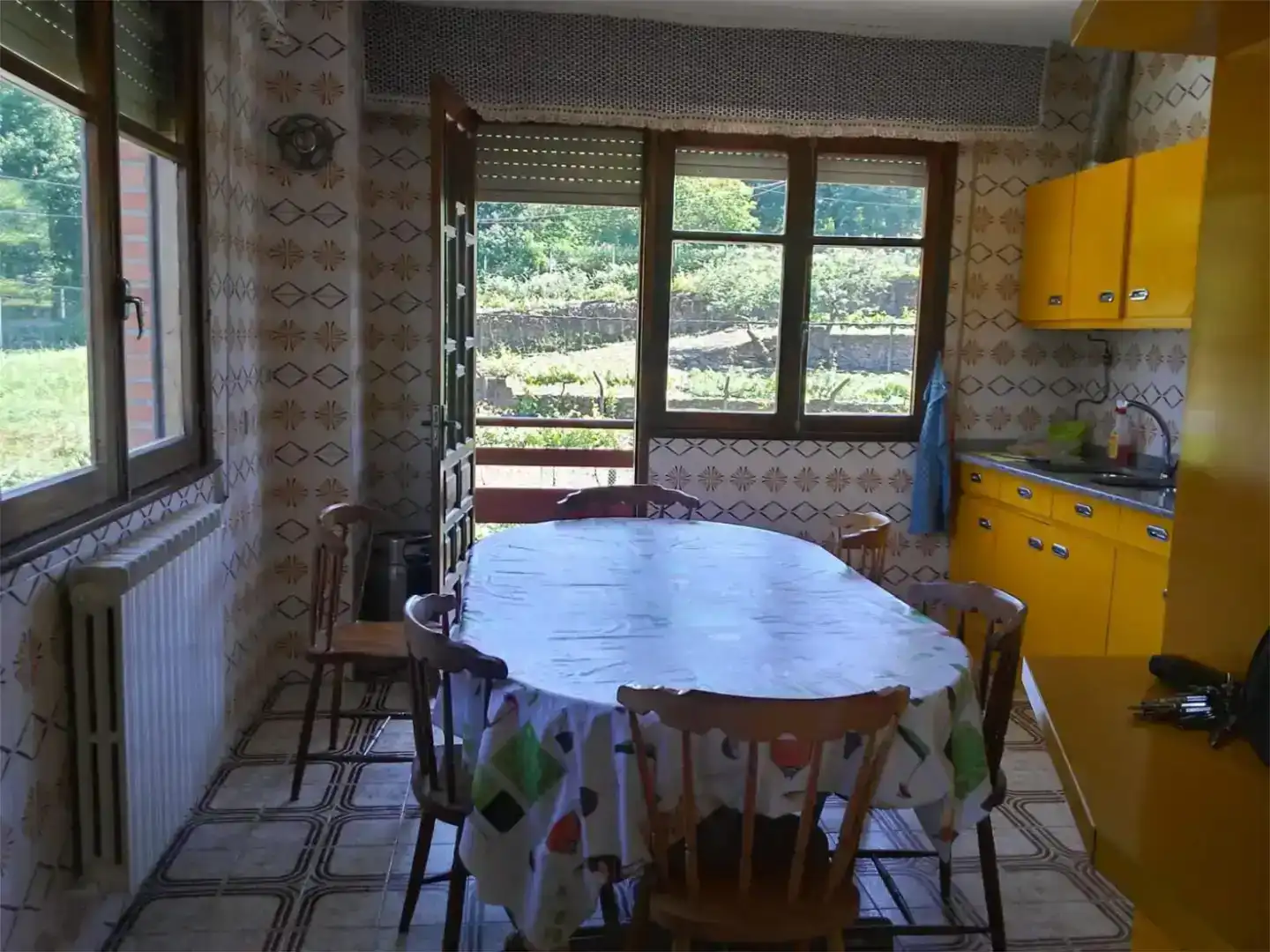 Menjador de Casa o xalet en venda en Pontevedra Capital  amb Balcó