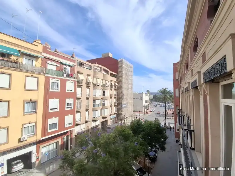 Exterior view of Flat for rent in Valencia  with Air Conditioner, Heating and Furnished