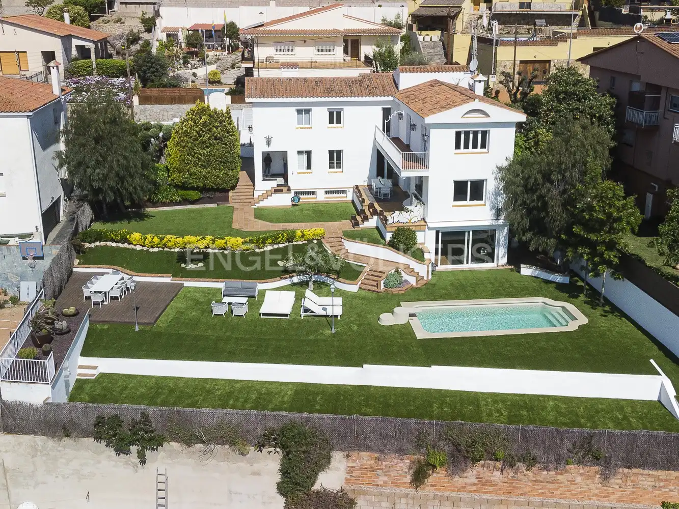 Vista exterior de Casa o xalet en venda en Mataró amb Aire condicionat, Calefacció i Jardí privat