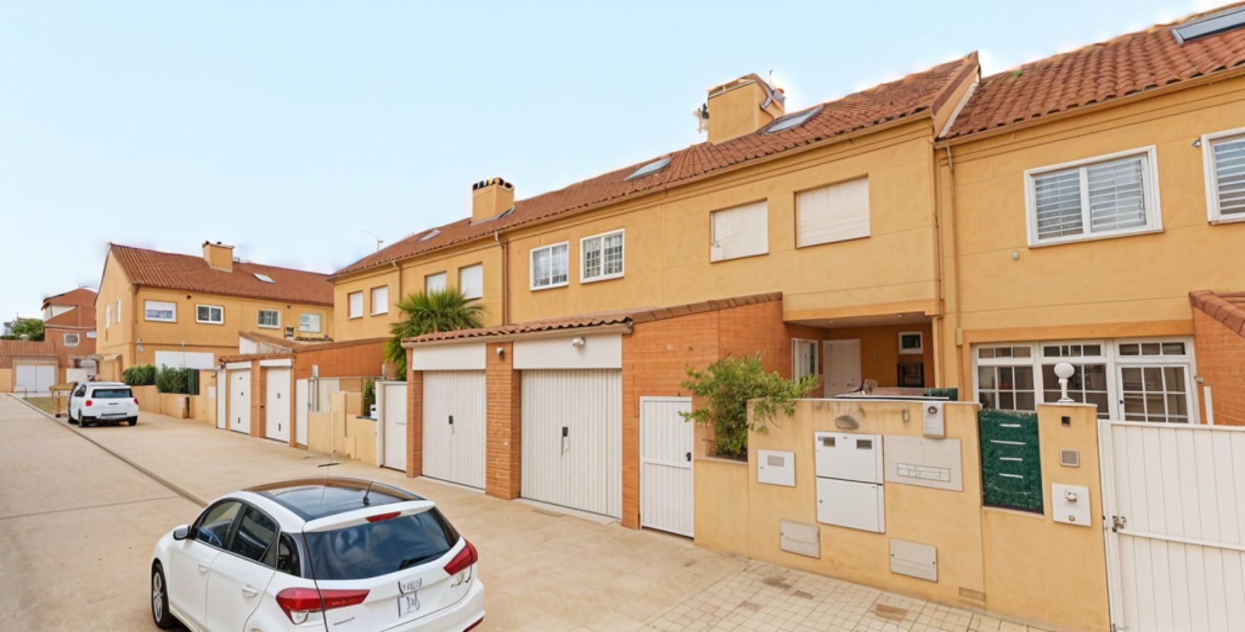 Exterior view of Single-family semi-detached for sale in Cobeña  with Air Conditioner, Heating and Private garden