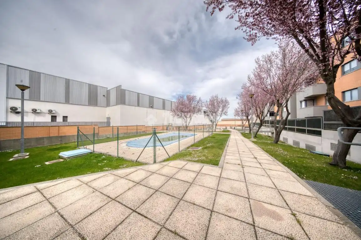 Piscina de Pis en venda en Valladolid amb Calefacció i Terrassa