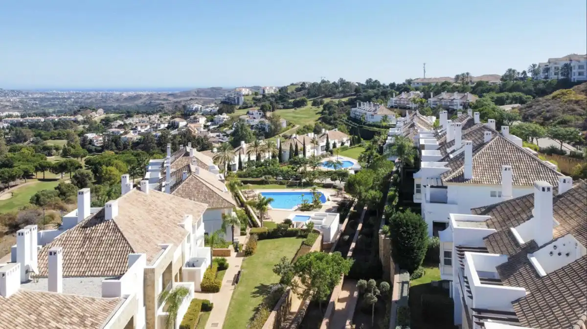 Vista exterior de Casa adosada de alquiler en Mijas con Aire acondicionado, Jardín privado y Terraza