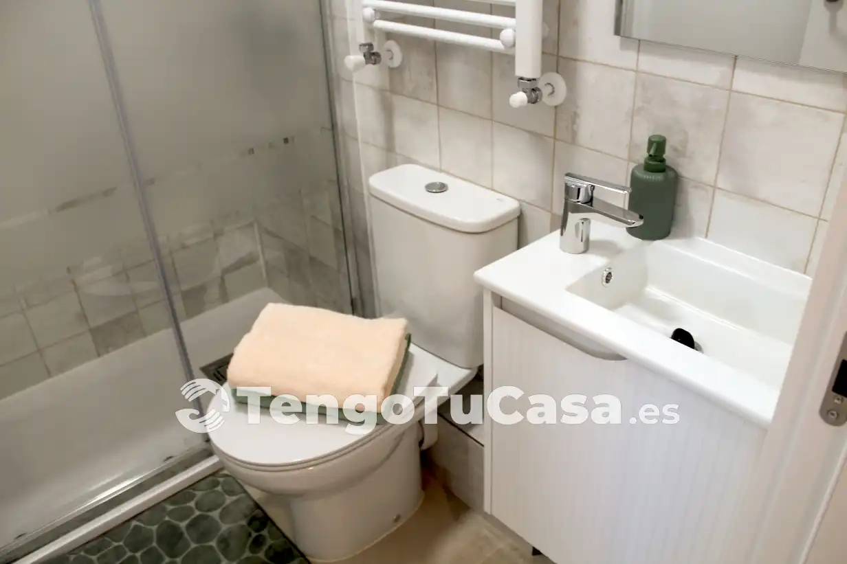 Baño de Piso en venta en Madrid con Aire acondicionado, Calefacción y Terraza
