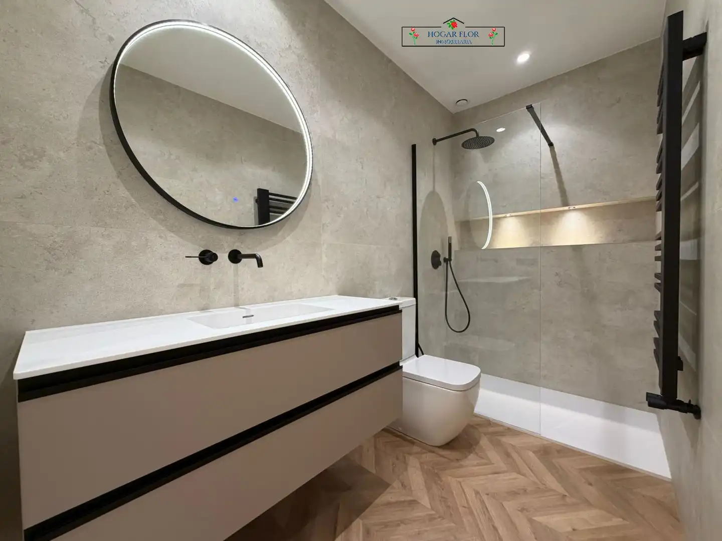Baño de Piso en venta en Salamanca con Calefacción y Balcón