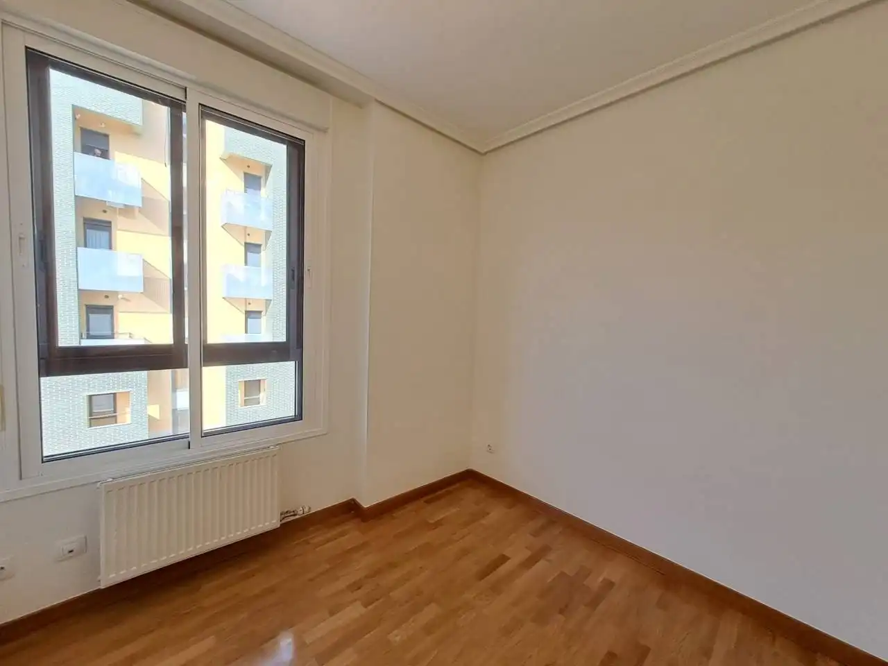 Schlafzimmer von Wohnung zur Miete in Burgos mit Heizung, Parkett und Terrasse