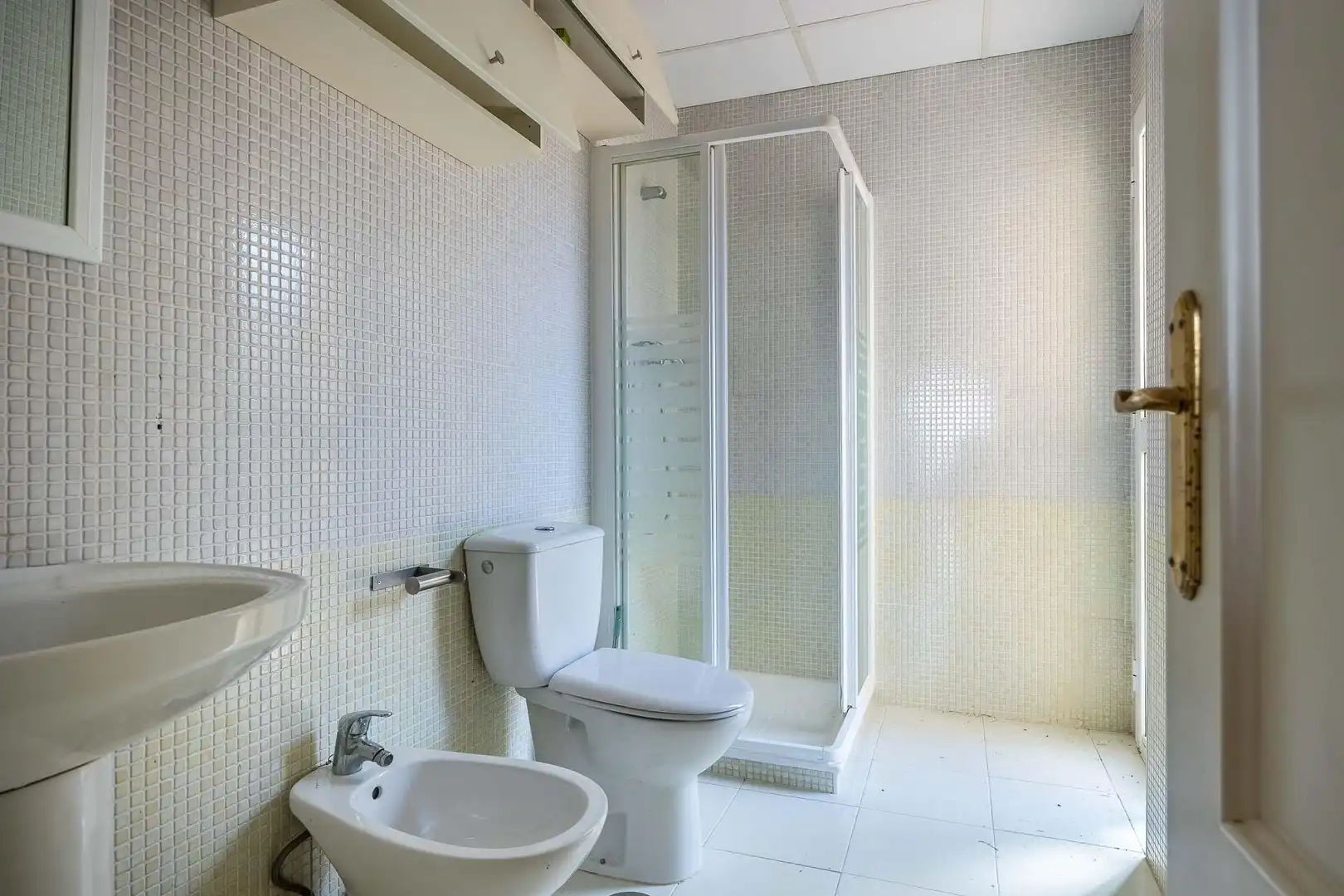 Baño de Casa adosada de alquiler en Espartinas con Aire acondicionado, Calefacción y Jardín privado