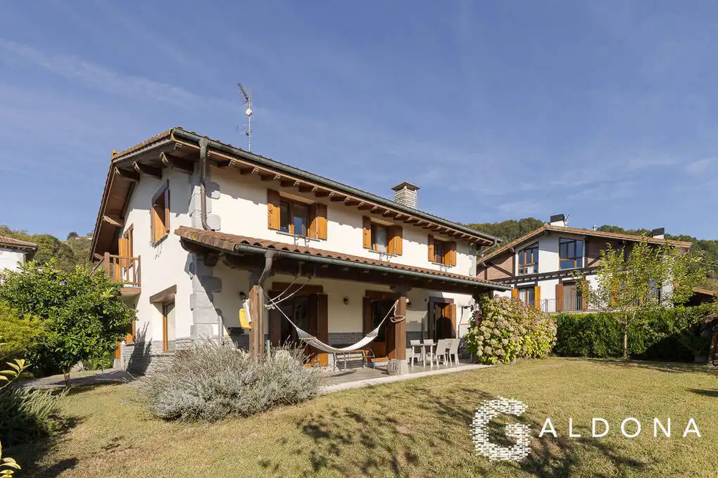 Exterior view of Houses for sale in Baliarrain, Gipuzkoa