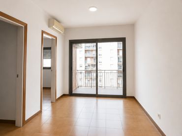 Piso con balcón en venta en Carrer de Galileu