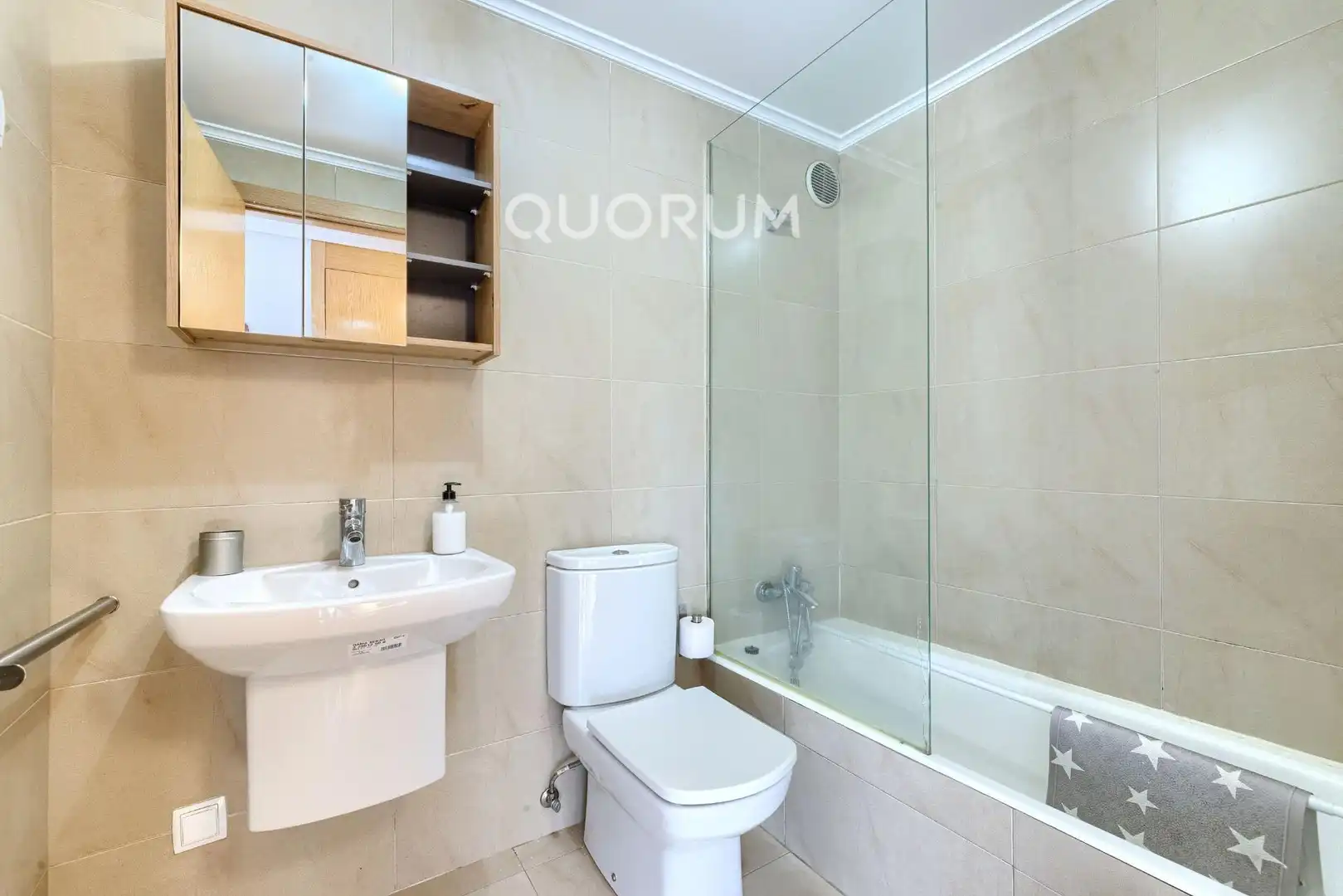 Baño de Piso en venta en Bilbao  con Calefacción, Trastero y Amueblado