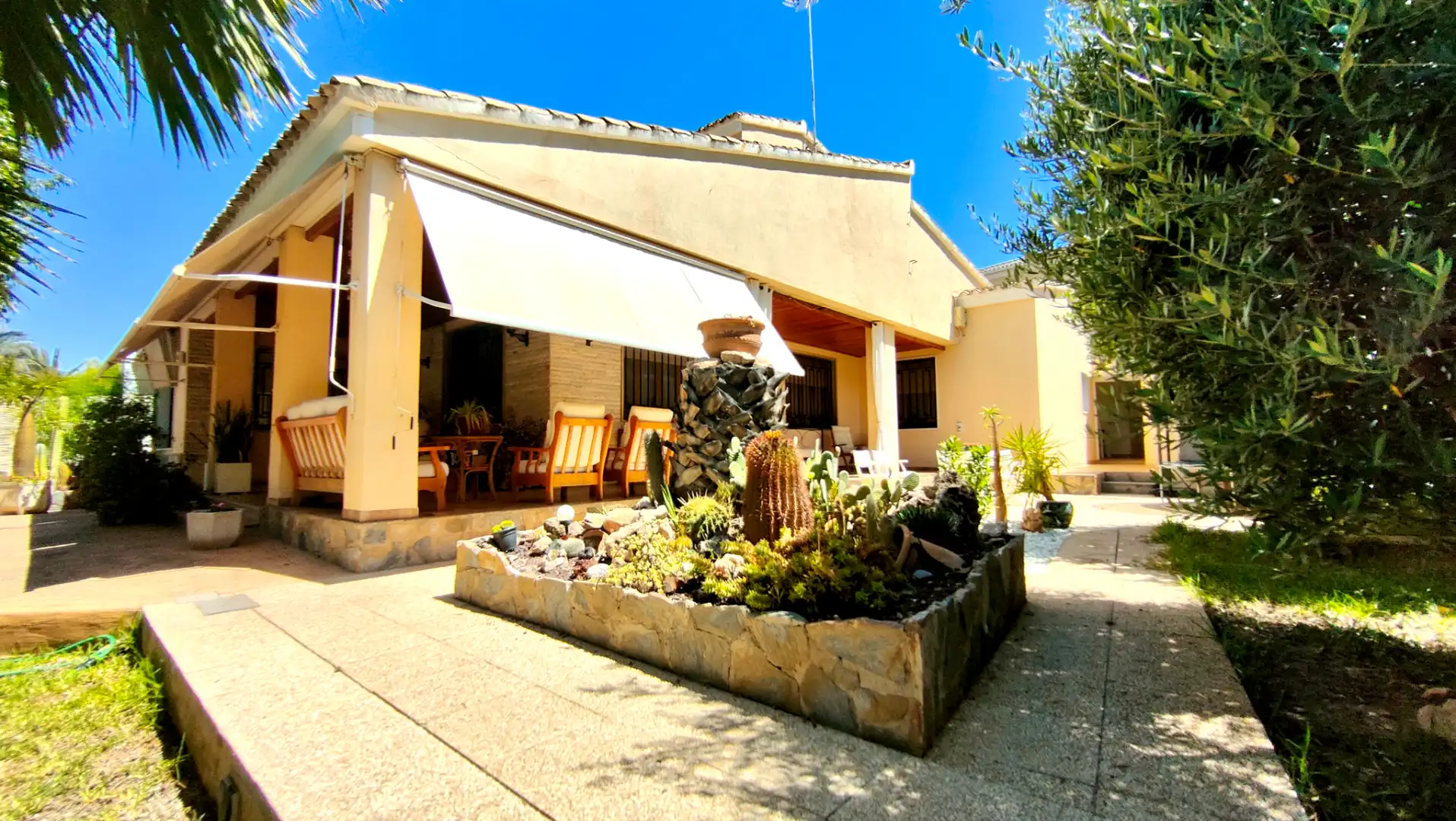 Jardí de Casa o xalet en venda en Elche / Elx amb Aire condicionat, Calefacció i Jardí privat